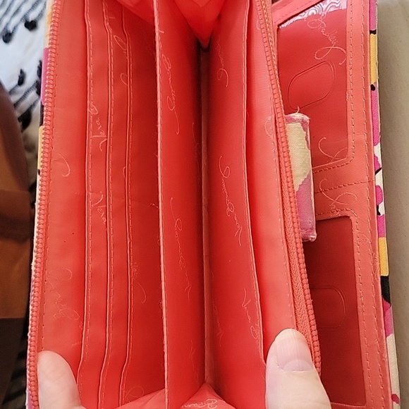 Vera Bradley turnlock Floral Salmon and Pink Women's zip close bifold Wallet - Picture 7 of 8